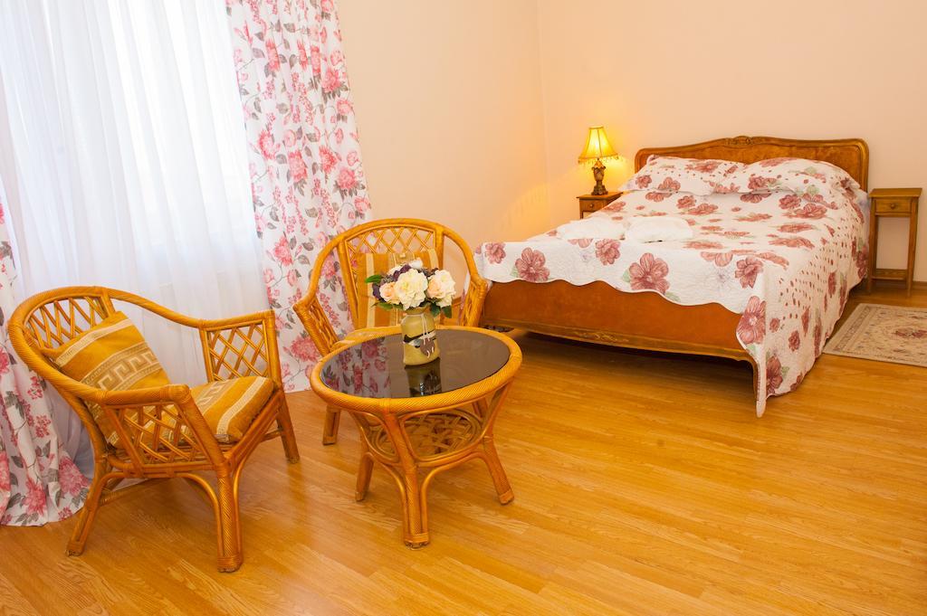 Pearl Mini-Hotel Odessa Eksteriør bilde